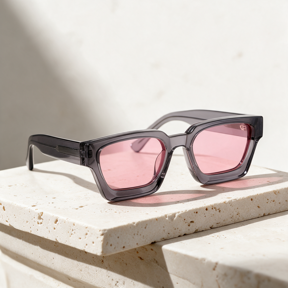 Vertex, Montatura Grigio fumo · Lenti Rosa cipria