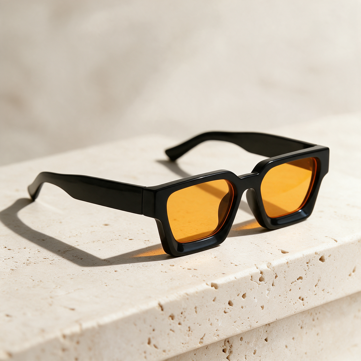 Solis, Frame Black · Lenses Orange