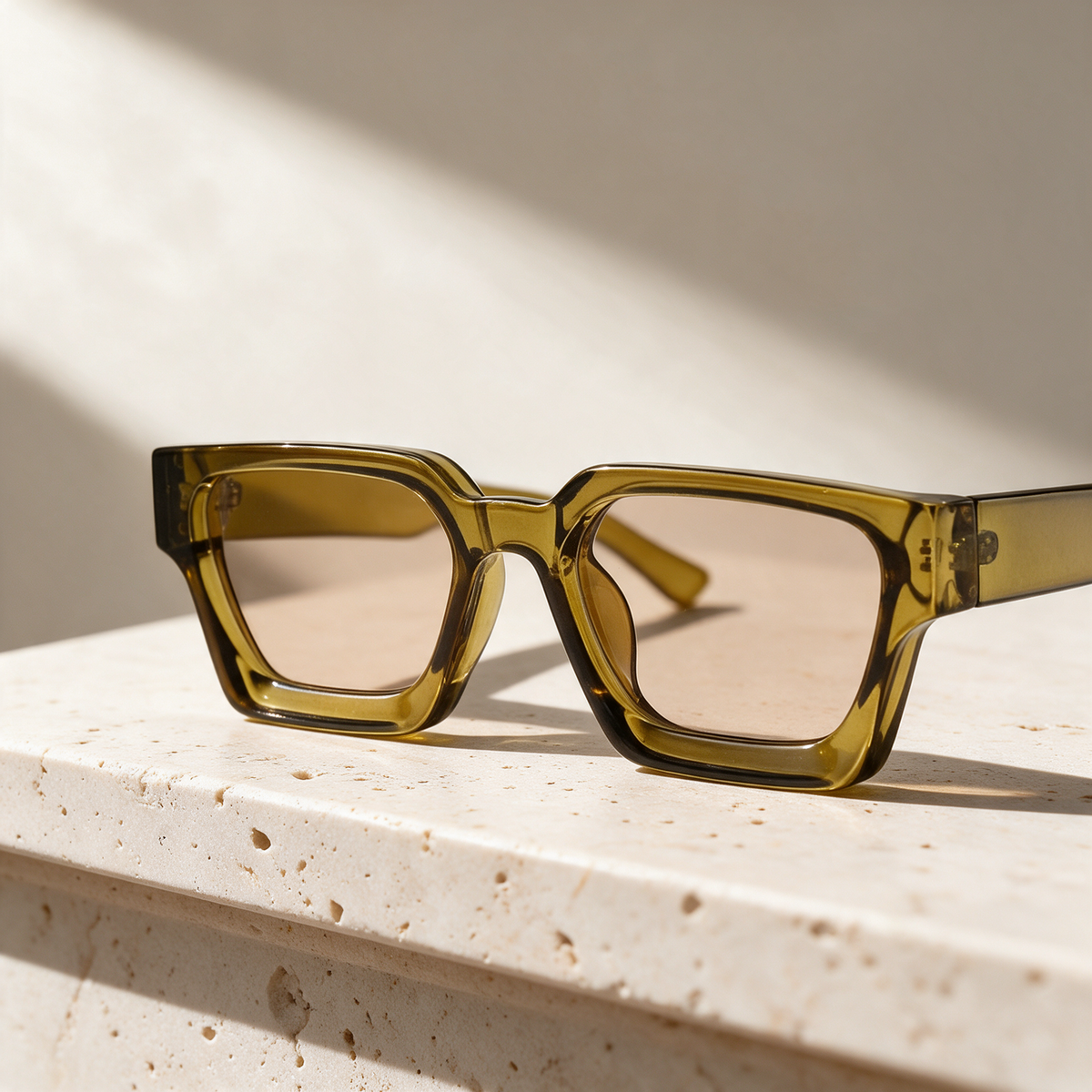 Solis, Frame Olive · Lenses Champagne