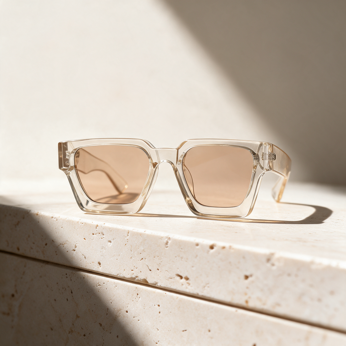 Solis, Frame Transparent Champagne · Lenses Beige